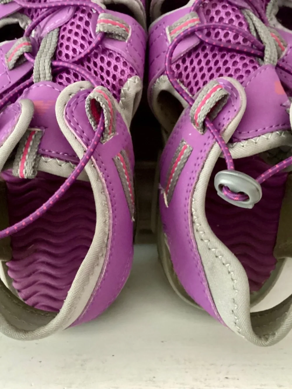 New Balance Adirondack Closed-Toe Sandals Girls Youth Size 2 Purple Outdoor